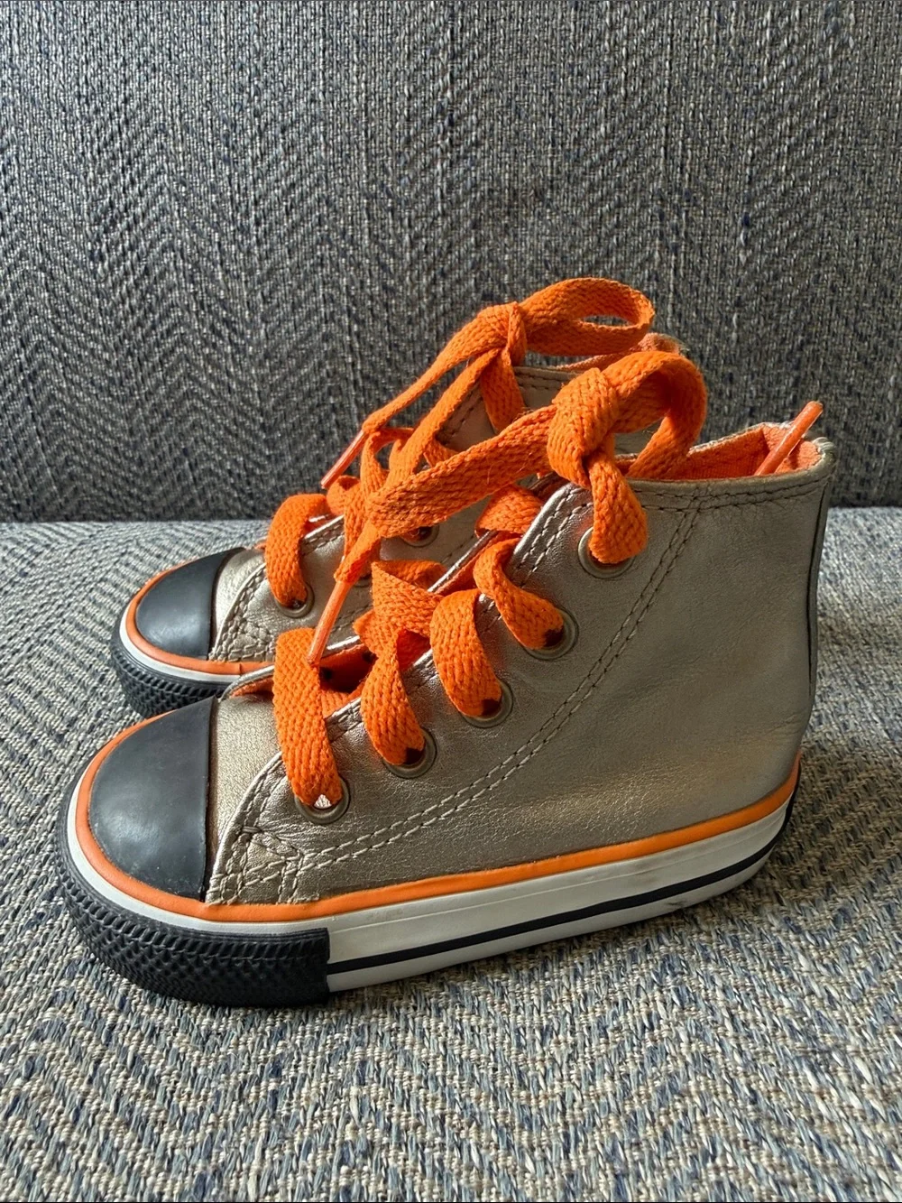 CONVERSE Chuck Taylor All Star Baby Boy Gold Metallic Leather High Top Sneaker 4